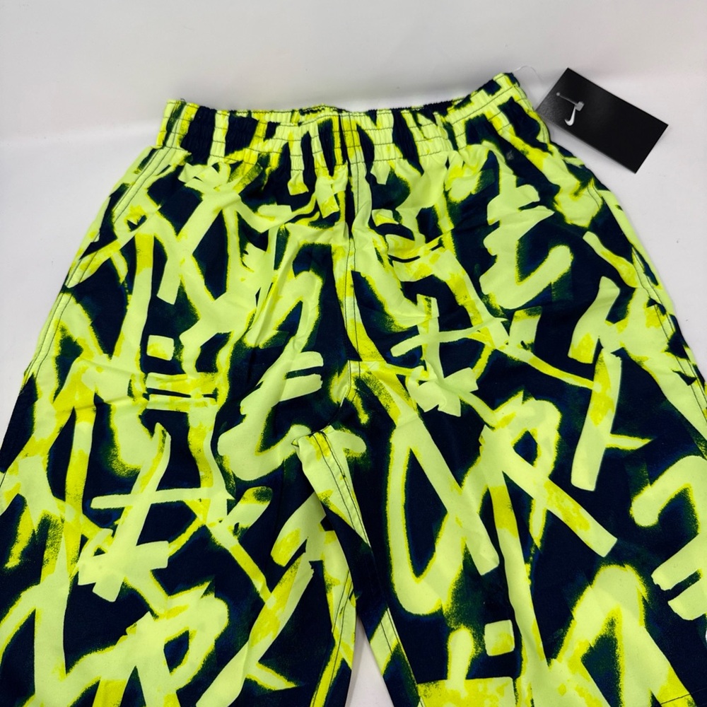 NWT Nike Glow Diverge E-Board Boys Size XL, Blue-yellow.